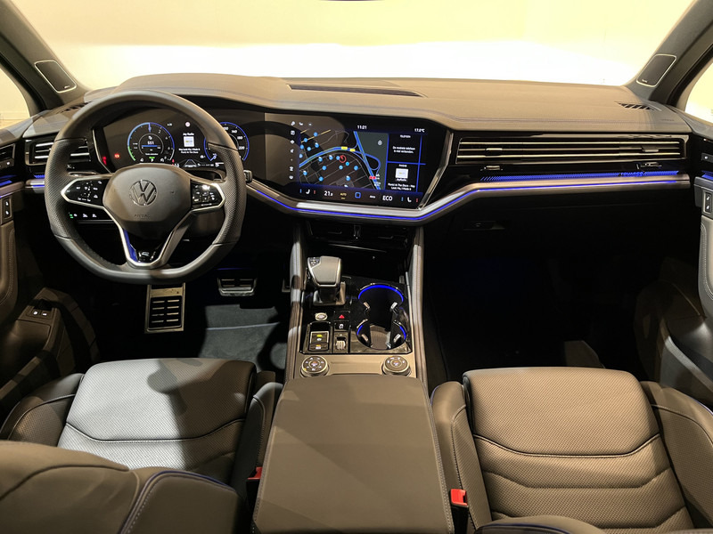 Volkswagen Touareg R 3.0 TSi 462 PK eHybrid 4MOTION Full Options / Luchtvering / IQ Matrix / 360 Camera / Panoramadak / Head-Up / Leder / Stoelventilatie / Stoelverwarming - Maastur: pilt 2 Volkswagen Touareg R 3.0 TSi 462 PK eHybrid 4MOTION Full Options / Luchtvering / IQ Matrix / 360 Camera / Panoramadak / Head-Up / Leder / Stoelventilatie / Stoelverwarming - Maastur: pilt 2