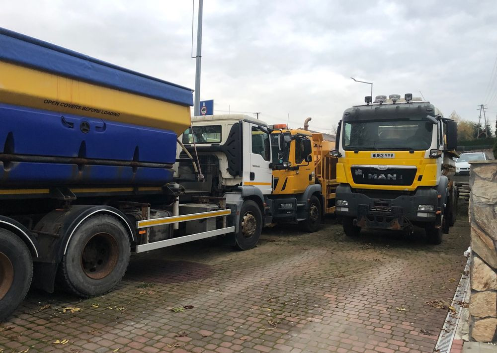 MAN TGS 26.320 6x6BB piaskarka solarka econ schmidt pług - Kommunaal-/ Erisõiduk, Veoauto: pilt 5 MAN TGS 26.320 6x6BB piaskarka solarka econ schmidt pług - Kommunaal-/ Erisõiduk, Veoauto: pilt 5