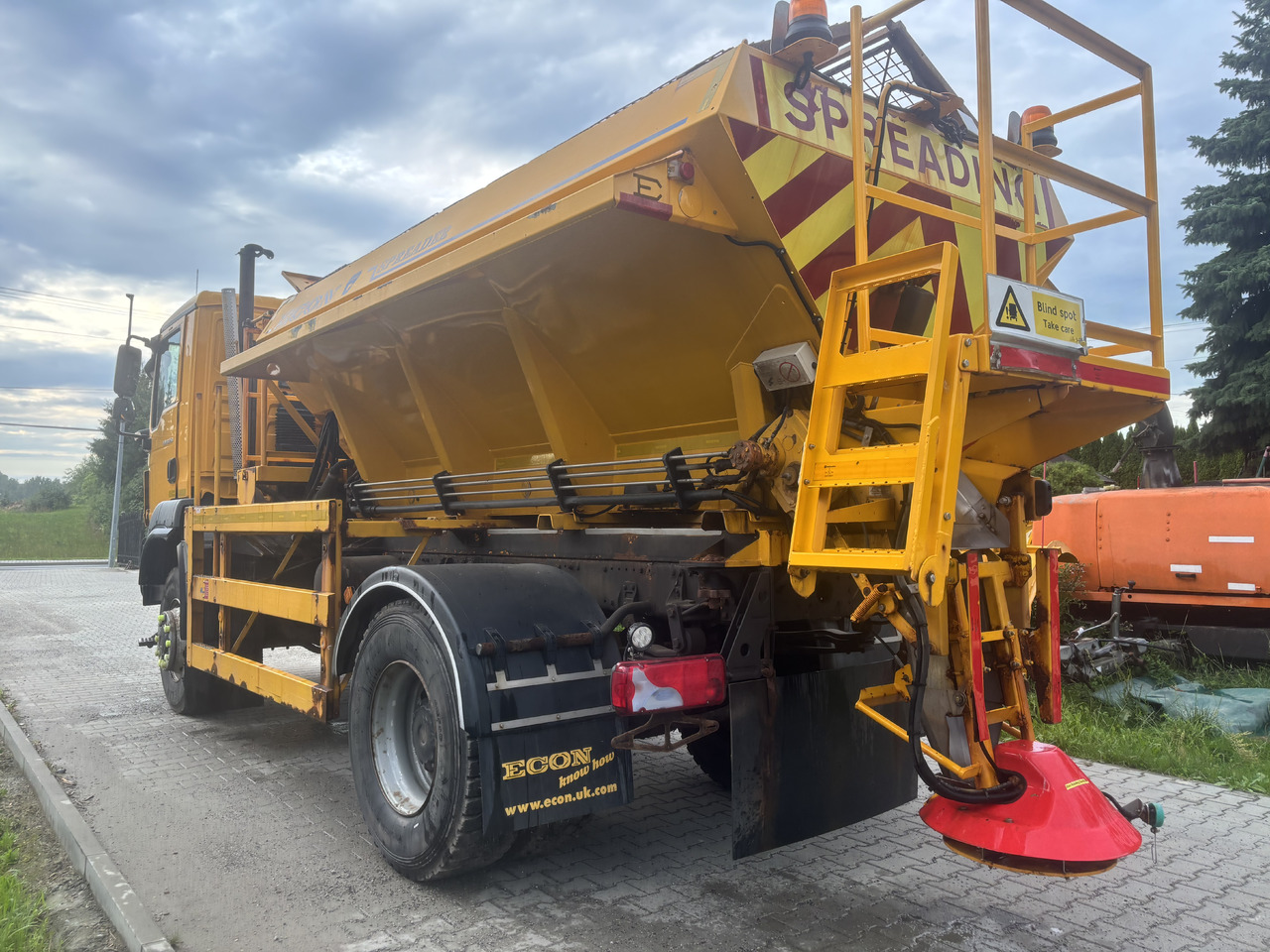 MAN TGM 18.250 4X4BB GRITTER/SPREADER/PLOUGH - Lumekoristusmasina: pilt 3 MAN TGM 18.250 4X4BB GRITTER/SPREADER/PLOUGH - Lumekoristusmasina: pilt 3