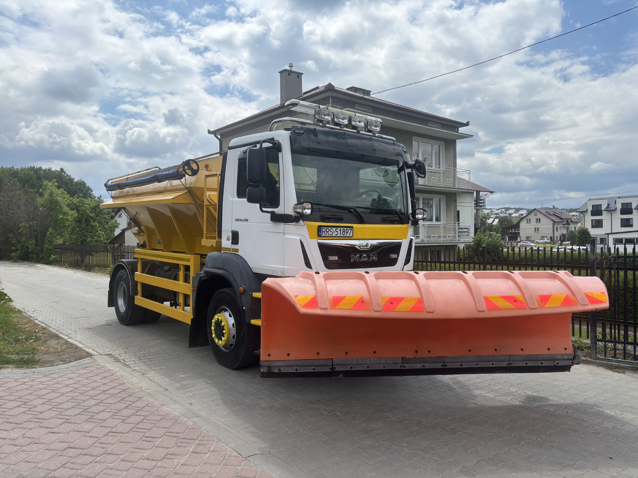 MAN TGM 18.290 4X4BB GRITTER/SPREADER PLOUGH ECON - Lumekoristusmasina: pilt 1 MAN TGM 18.290 4X4BB GRITTER/SPREADER PLOUGH ECON - Lumekoristusmasina: pilt 1