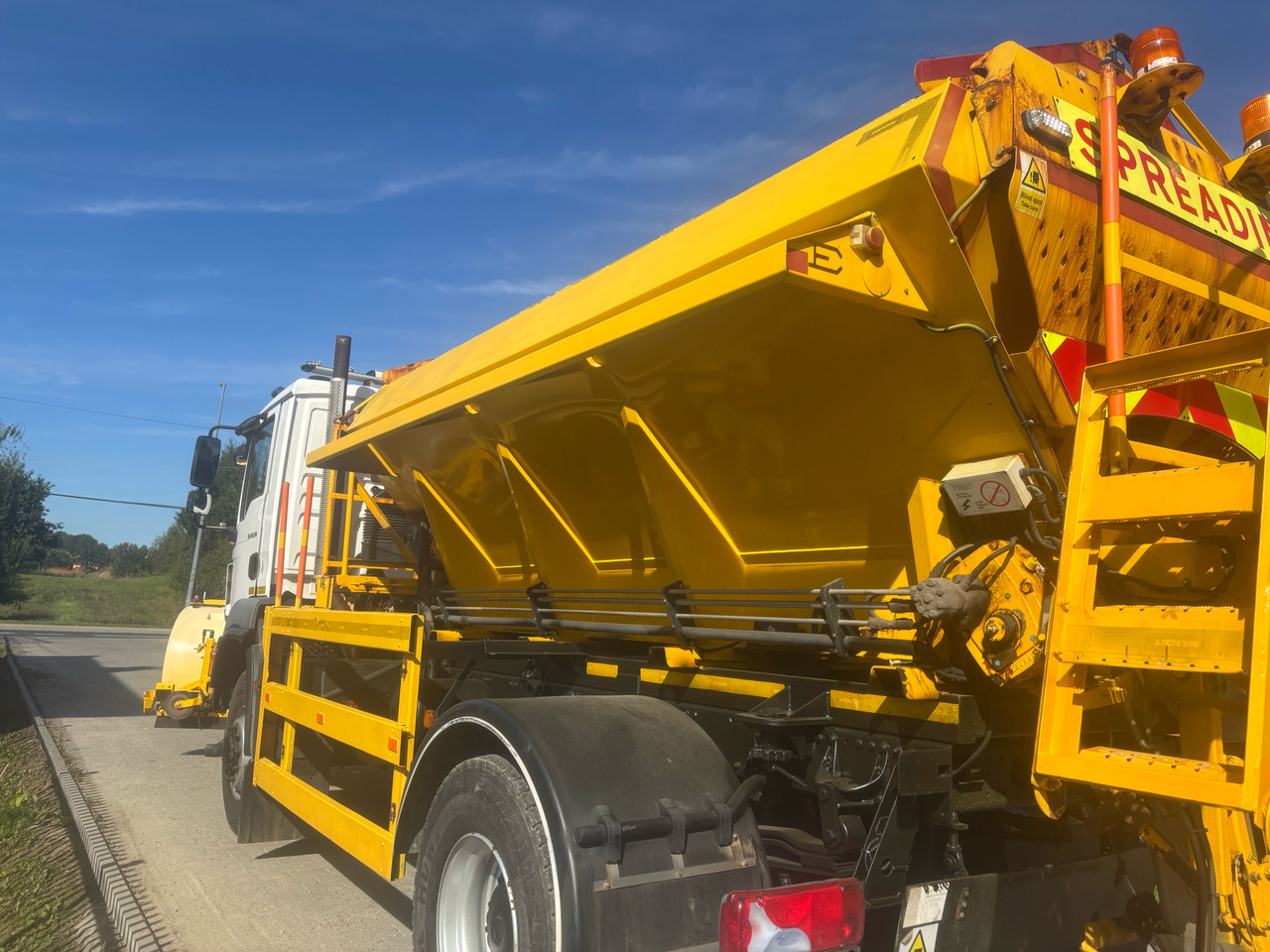 MAN TGM 18.290 4x4 BB GRITTER/SPREADER/PLOUGH - Lumekoristusmasina: pilt 4 MAN TGM 18.290 4x4 BB GRITTER/SPREADER/PLOUGH - Lumekoristusmasina: pilt 4