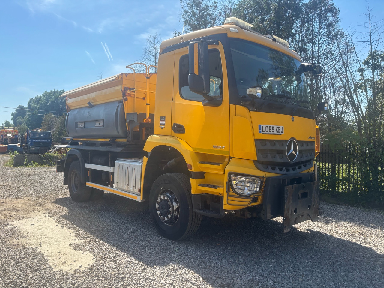 MERCEDES AROCS 1824 4x4BB GRITTER/SPREADER/PLOUGH - Lumekoristusmasina: pilt 1 MERCEDES AROCS 1824 4x4BB GRITTER/SPREADER/PLOUGH - Lumekoristusmasina: pilt 1