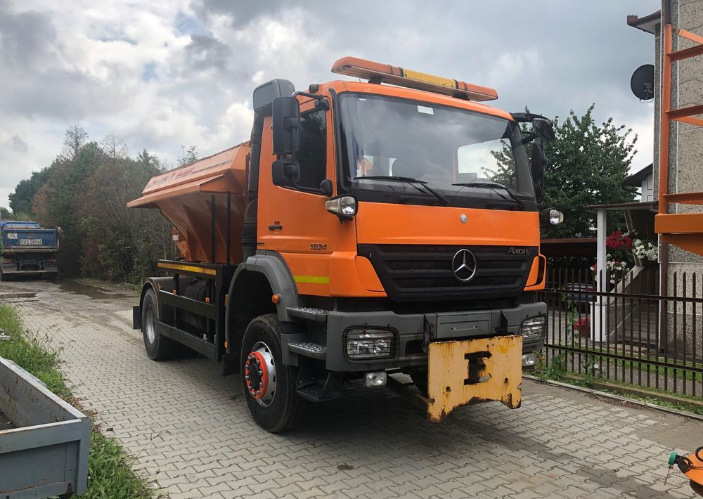 Mercedes-Benz Axor 1824 4x4 piaskarka solarka econ pług 2011 e5 - Lumekoristusmasina: pilt 2 Mercedes-Benz Axor 1824 4x4 piaskarka solarka econ pług 2011 e5 - Lumekoristusmasina: pilt 2