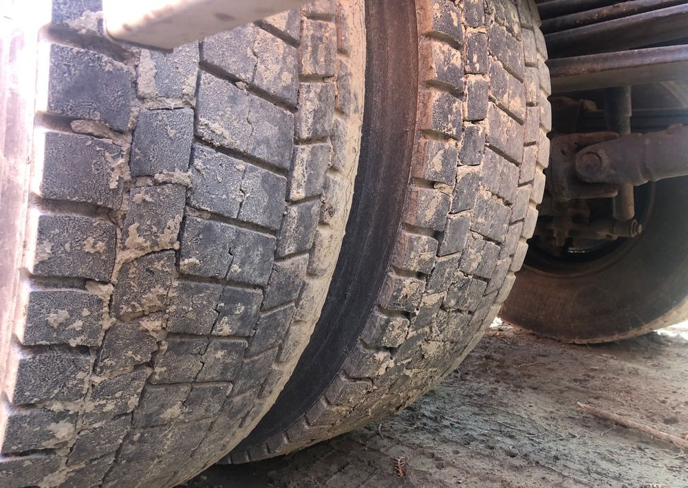 Mercedes-Benz Mercedes Axor 1824 schmidt 4x2 pług piaskarka solarka - Lumekoristusmasina: pilt 5 Mercedes-Benz Mercedes Axor 1824 schmidt 4x2 pług piaskarka solarka - Lumekoristusmasina: pilt 5