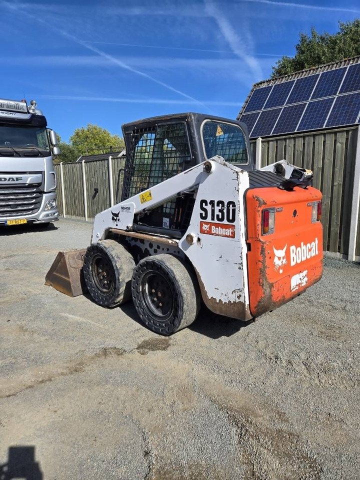 Bobcat S 130 - Kompaktlaadur: pilt 2 Bobcat S 130 - Kompaktlaadur: pilt 2