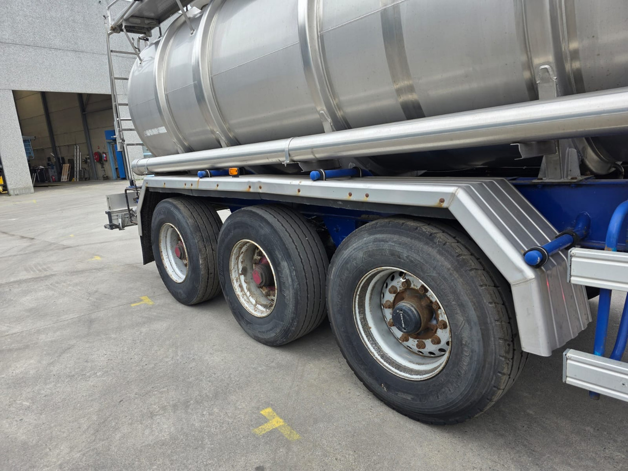 MAGYAR  - Tsistern poolhaagis: pilt 3 MAGYAR  - Tsistern poolhaagis: pilt 3