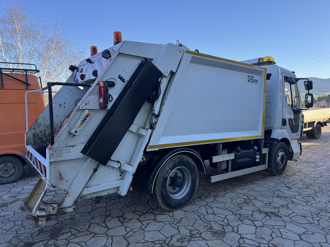 Renault Midlum 180 DXi - Prügiauto: pilt 4 Renault Midlum 180 DXi - Prügiauto: pilt 4