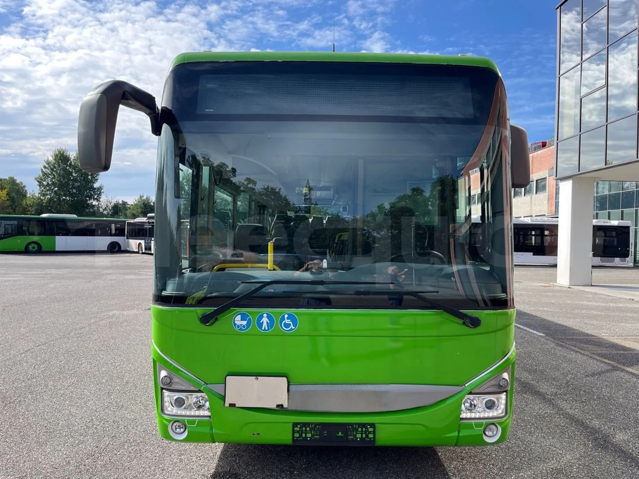 Iveco Crossway Low Entry - Linnaliini buss: pilt 2 Iveco Crossway Low Entry - Linnaliini buss: pilt 2