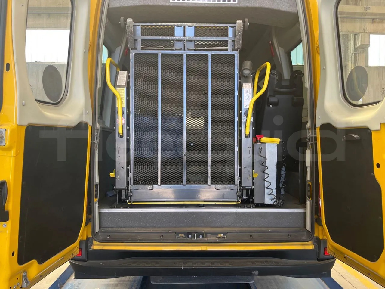 Koolibuss Iveco Daily: pilt 14