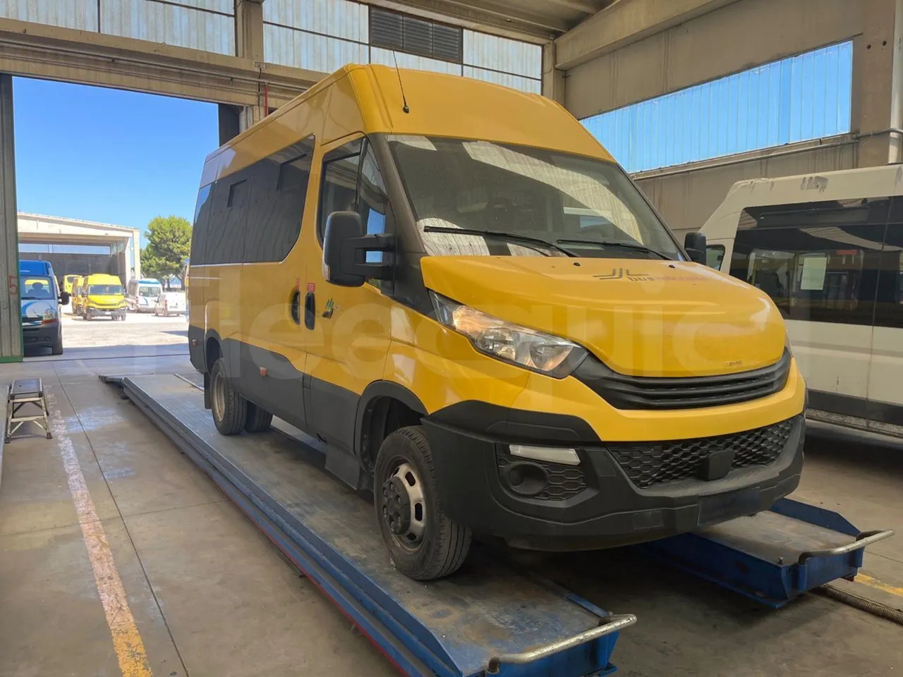 Iveco Daily - Koolibuss: pilt 1 Iveco Daily - Koolibuss: pilt 1