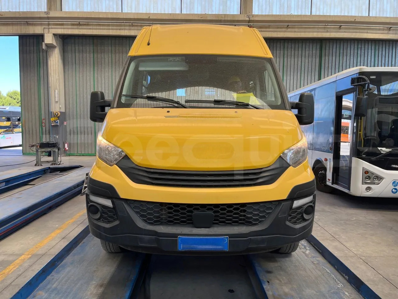 Iveco Daily - Koolibuss: pilt 2 Iveco Daily - Koolibuss: pilt 2
