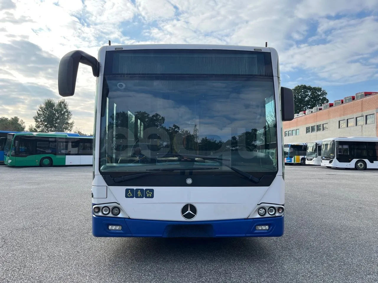 Mercedes-Benz Conecto - Linnaliini buss: pilt 2 Mercedes-Benz Conecto - Linnaliini buss: pilt 2