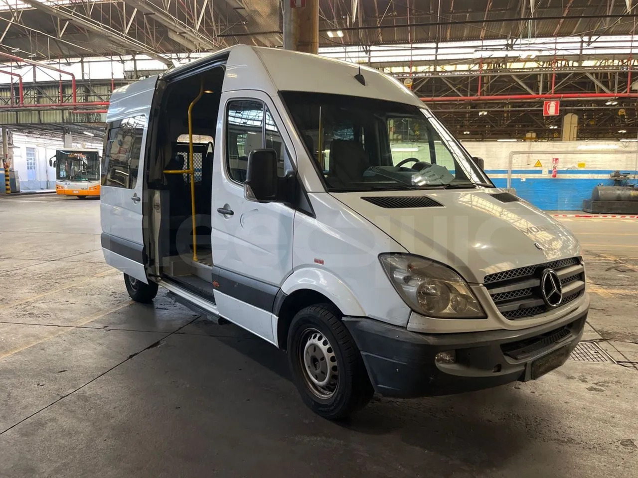 Väikebuss, Mikrobuss Mercedes-Benz Sprinter: pilt 10