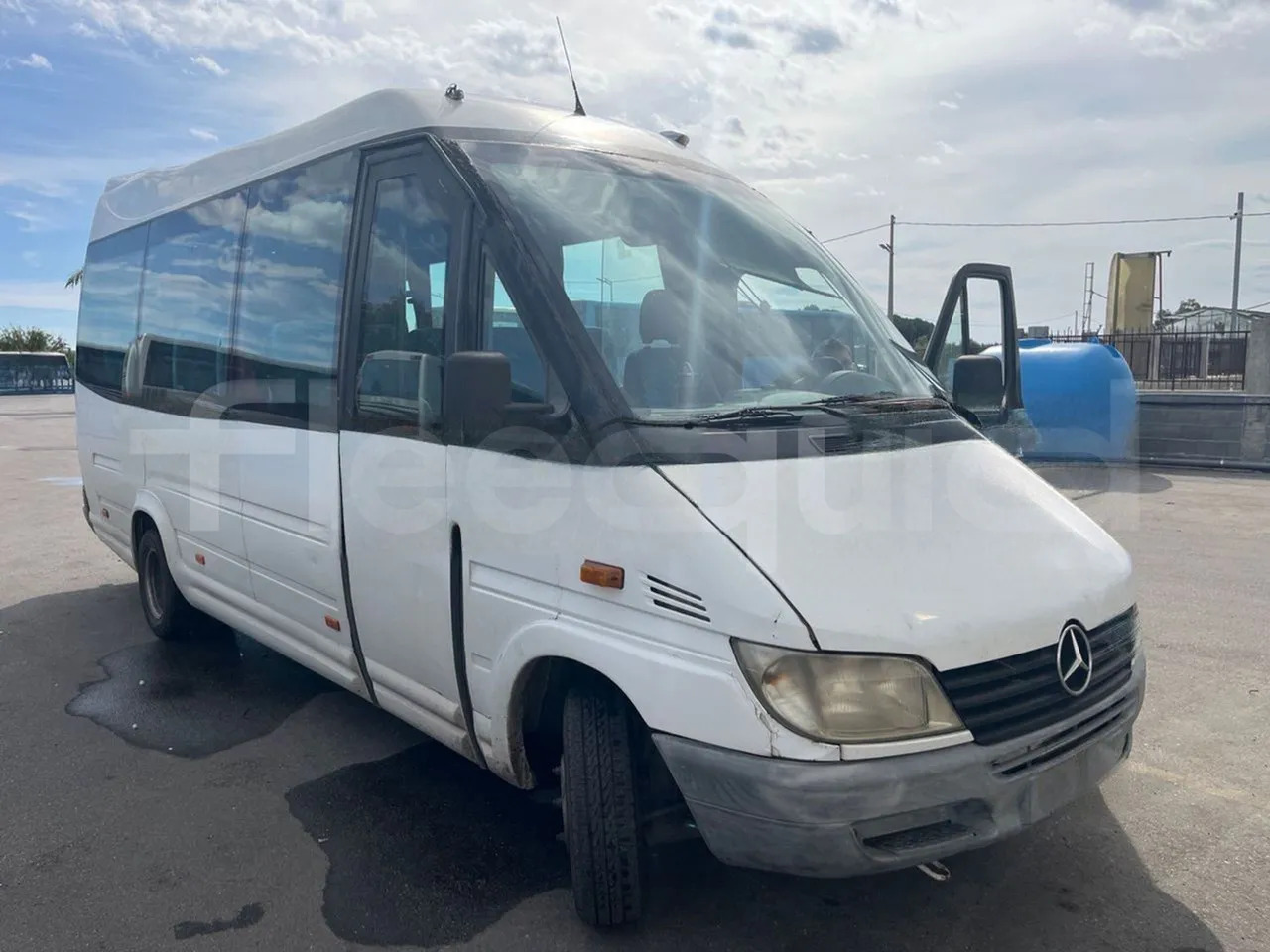 Mercedes-Benz Sprinter - Maakonnaliini buss: pilt 1 Mercedes-Benz Sprinter - Maakonnaliini buss: pilt 1