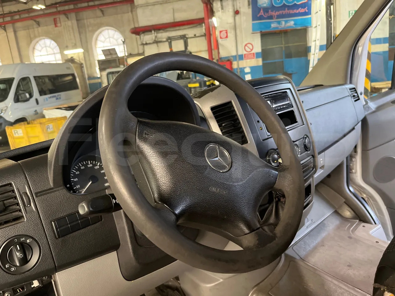 Väikebuss, Mikrobuss Mercedes-Benz Sprinter: pilt 20