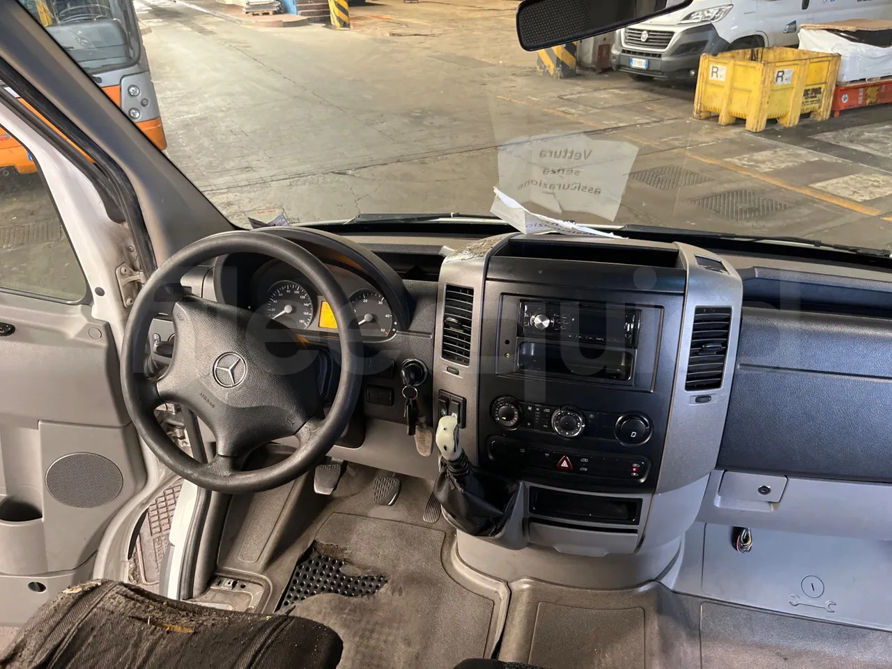 Väikebuss, Mikrobuss Mercedes-Benz Sprinter: pilt 19