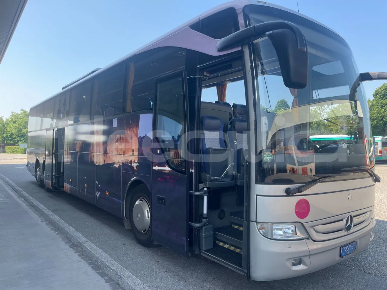 Mercedes-Benz Tourismo - Kaugsõidu buss: pilt 1 Mercedes-Benz Tourismo - Kaugsõidu buss: pilt 1