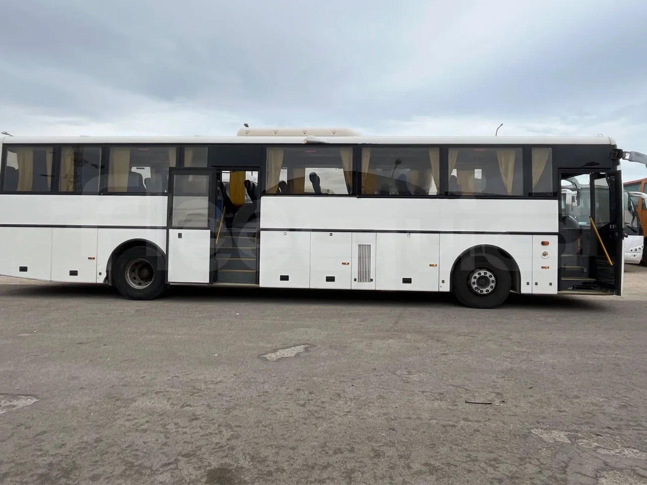 Kaugsõidu buss Volvo B12: pilt 14
