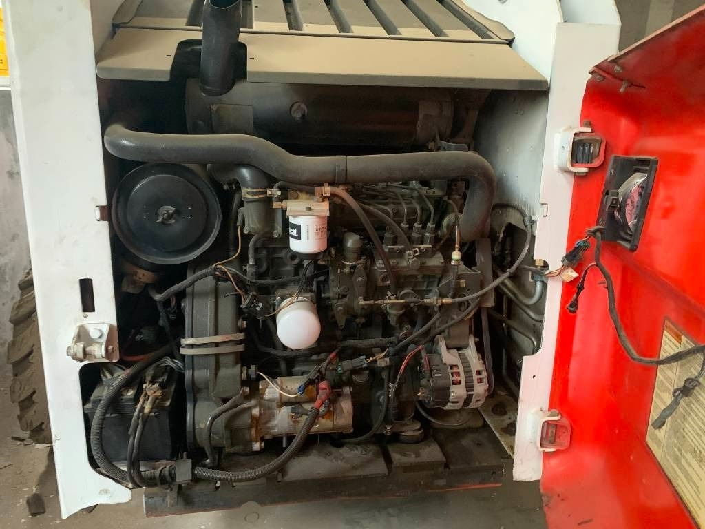 Bobcat S 300 - Kompaktlaadur: pilt 3 Bobcat S 300 - Kompaktlaadur: pilt 3