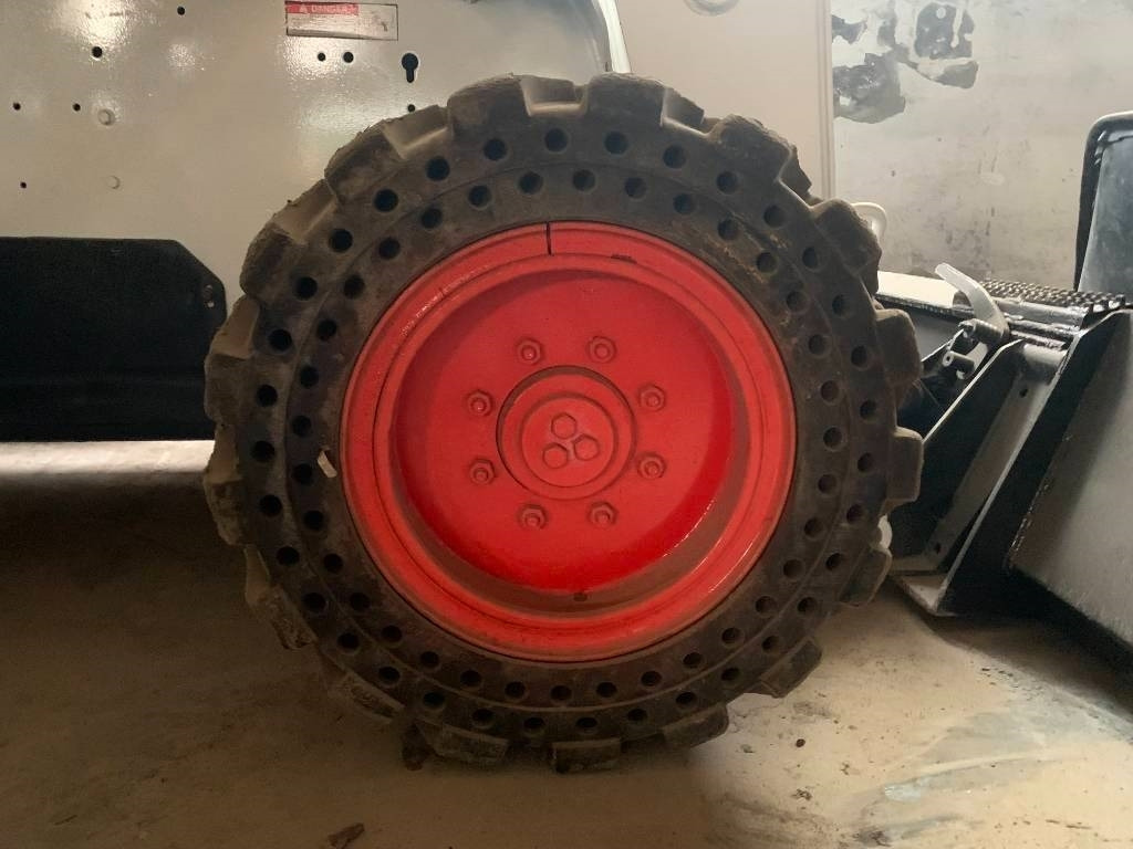Bobcat S 300 - Kompaktlaadur: pilt 5 Bobcat S 300 - Kompaktlaadur: pilt 5