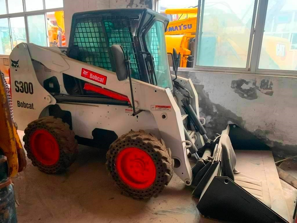 Bobcat S 300 - Kompaktlaadur: pilt 5 Bobcat S 300 - Kompaktlaadur: pilt 5