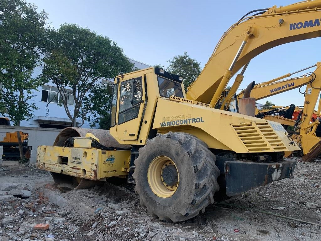 Teerull Bomag BW 225 D-3: pilt 1