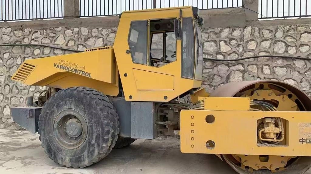 Bomag bw225d-3 - Teerull: pilt 1 Bomag bw225d-3 - Teerull: pilt 1