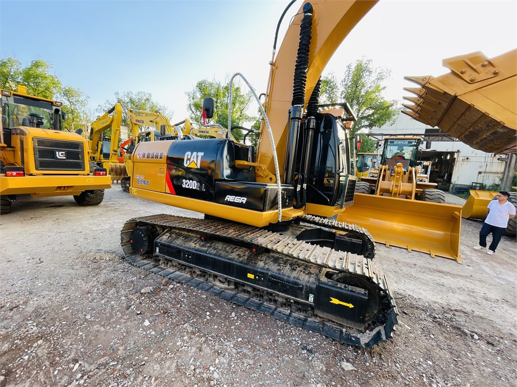 Ekskavaator CAT 320D2 L: pilt 10