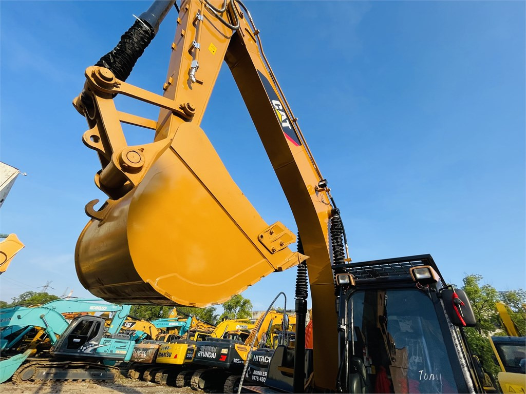 Ekskavaator CAT 320D2 L: pilt 15