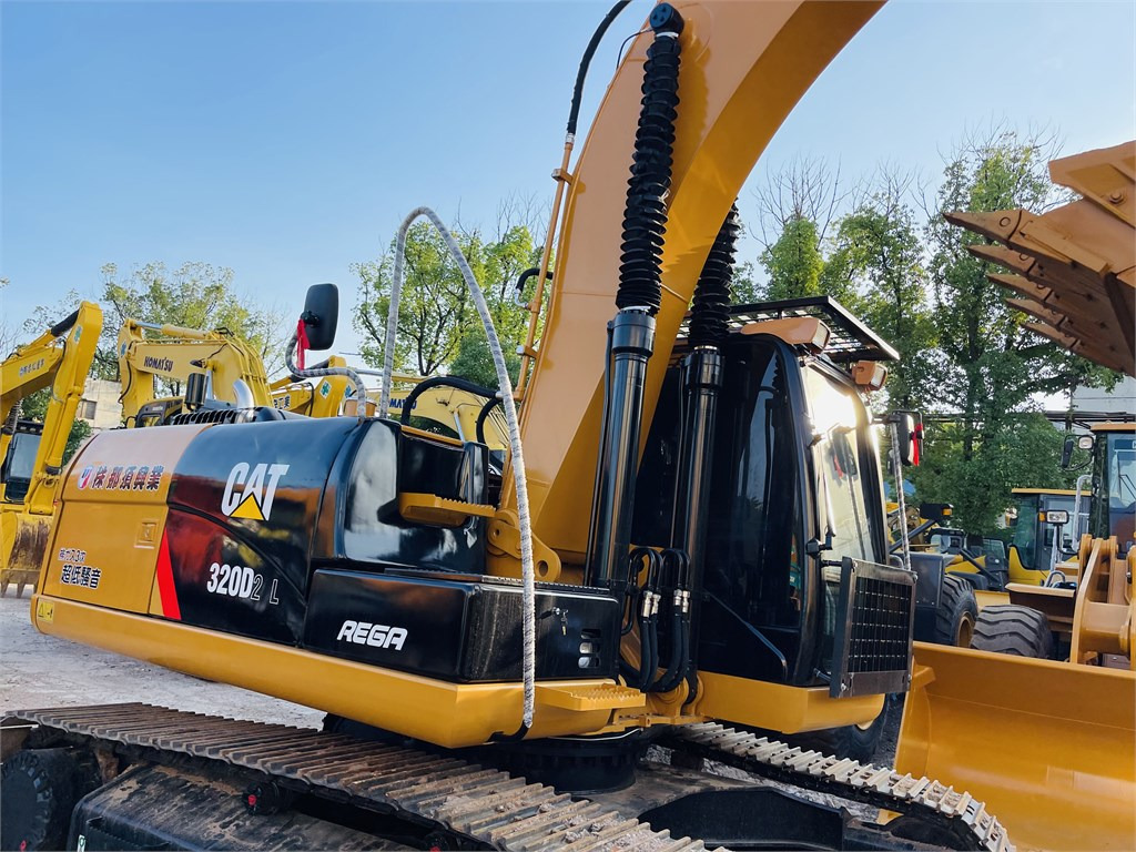 Ekskavaator CAT 320D2 L: pilt 28