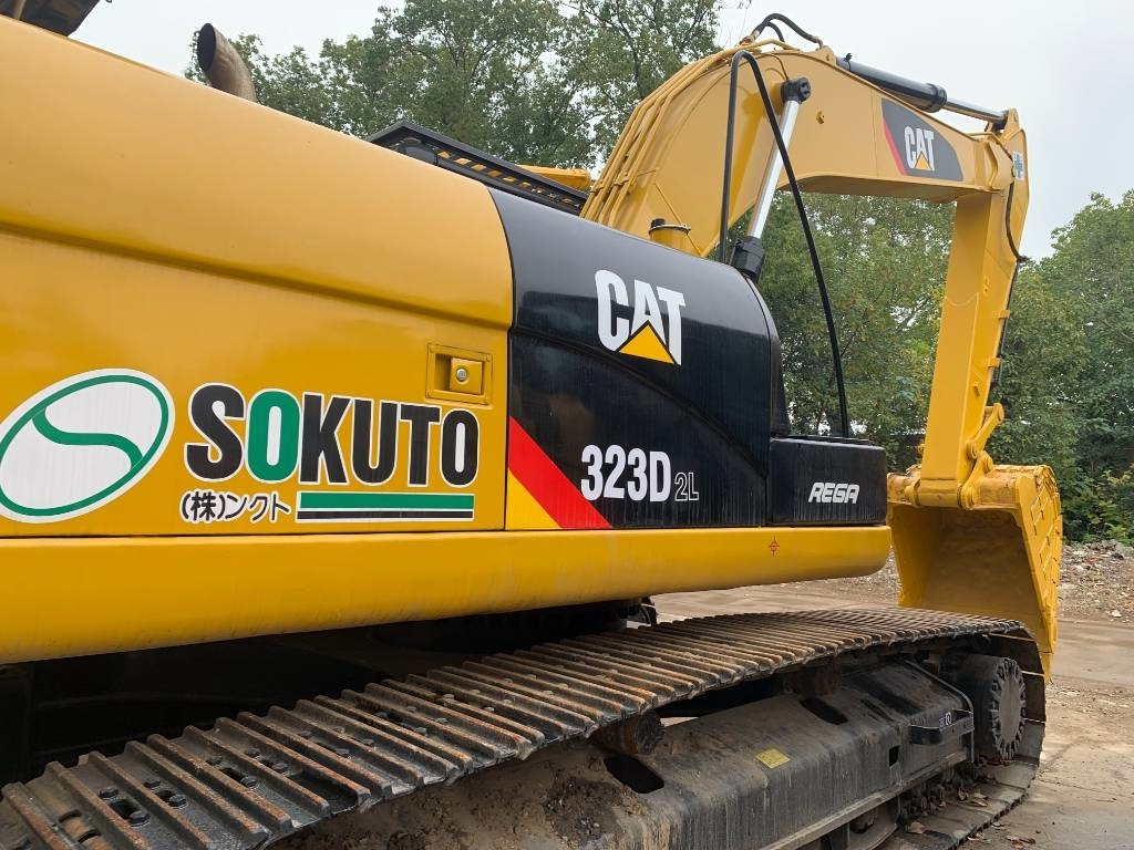CAT 323 D L - Lintekskavaator: pilt 4 CAT 323 D L - Lintekskavaator: pilt 4