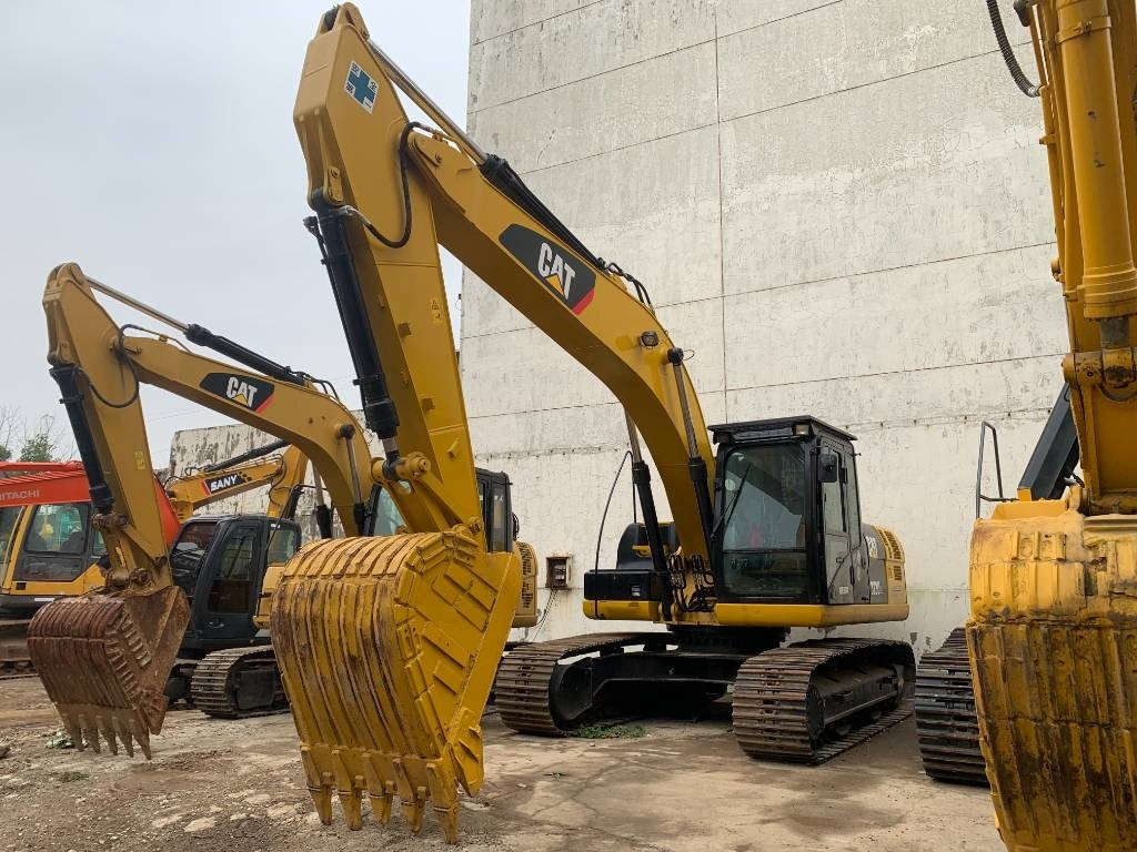 CAT 323 D L - Lintekskavaator: pilt 1 CAT 323 D L - Lintekskavaator: pilt 1