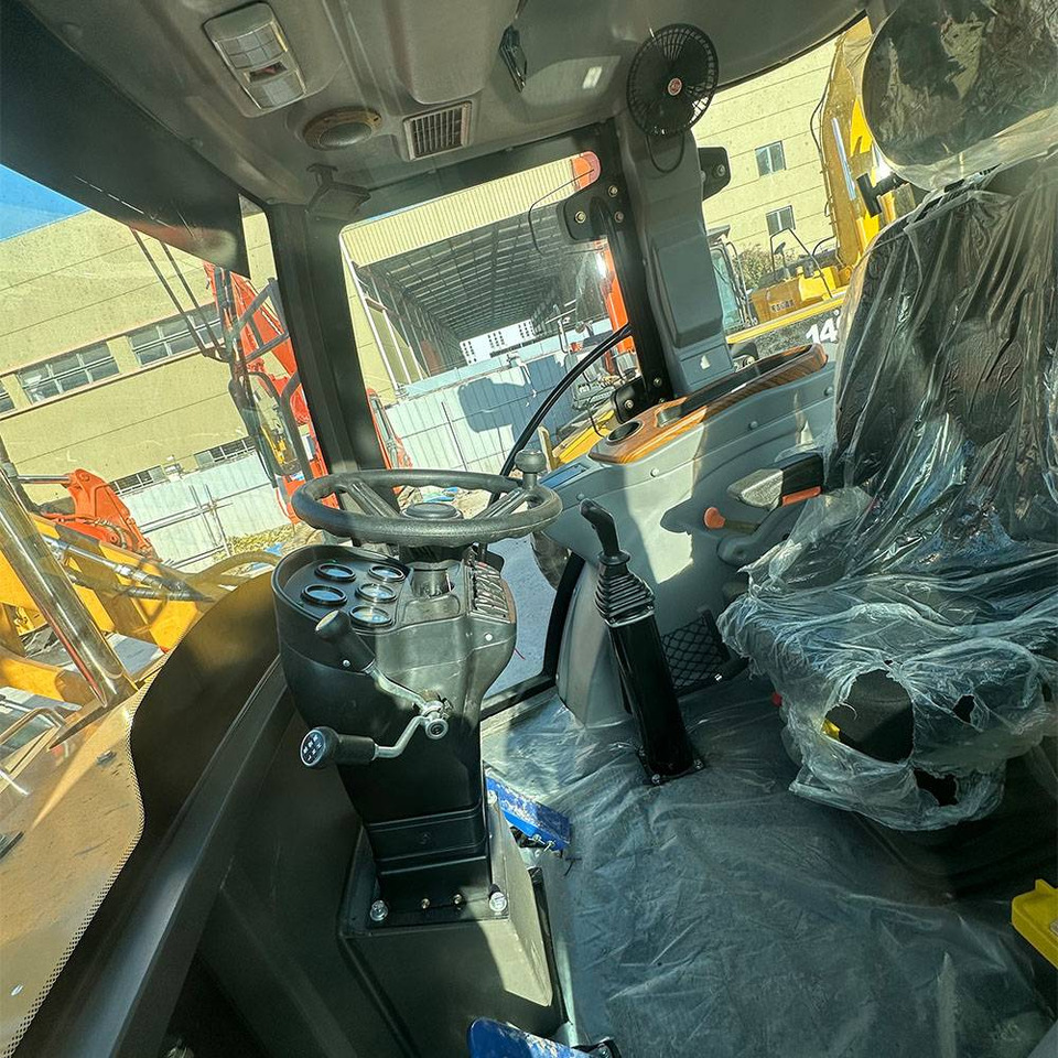 CATERPILLAR 420F - Ekskavaator-laadur: pilt 4 CATERPILLAR 420F - Ekskavaator-laadur: pilt 4