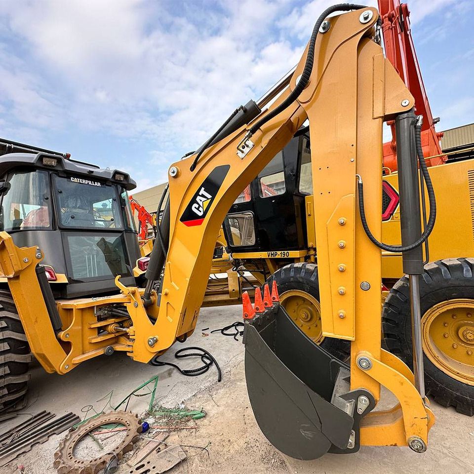 CATERPILLAR 420F - Ekskavaator-laadur: pilt 1 CATERPILLAR 420F - Ekskavaator-laadur: pilt 1