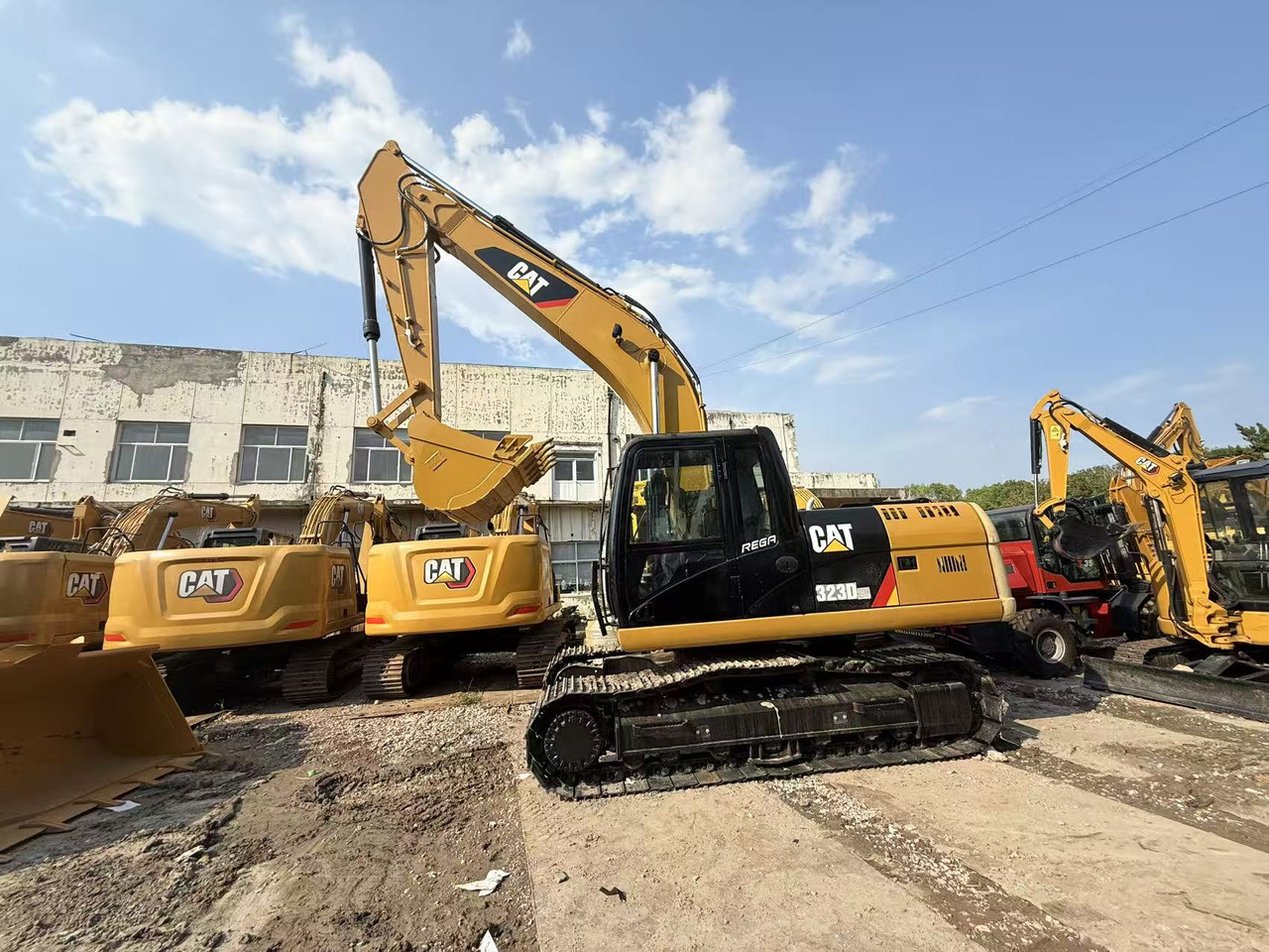 Caterpillar 323 - Ekskavaator: pilt 1 Caterpillar 323 - Ekskavaator: pilt 1