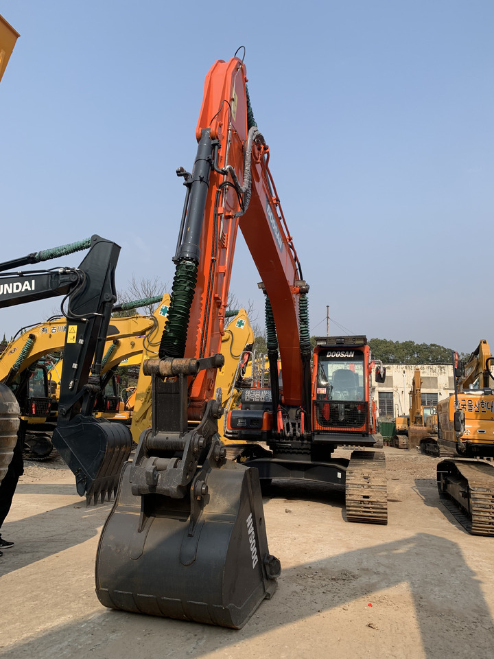 DOOSAN DX300LC-9C - Ratastel ekskavaator: pilt 2 DOOSAN DX300LC-9C - Ratastel ekskavaator: pilt 2
