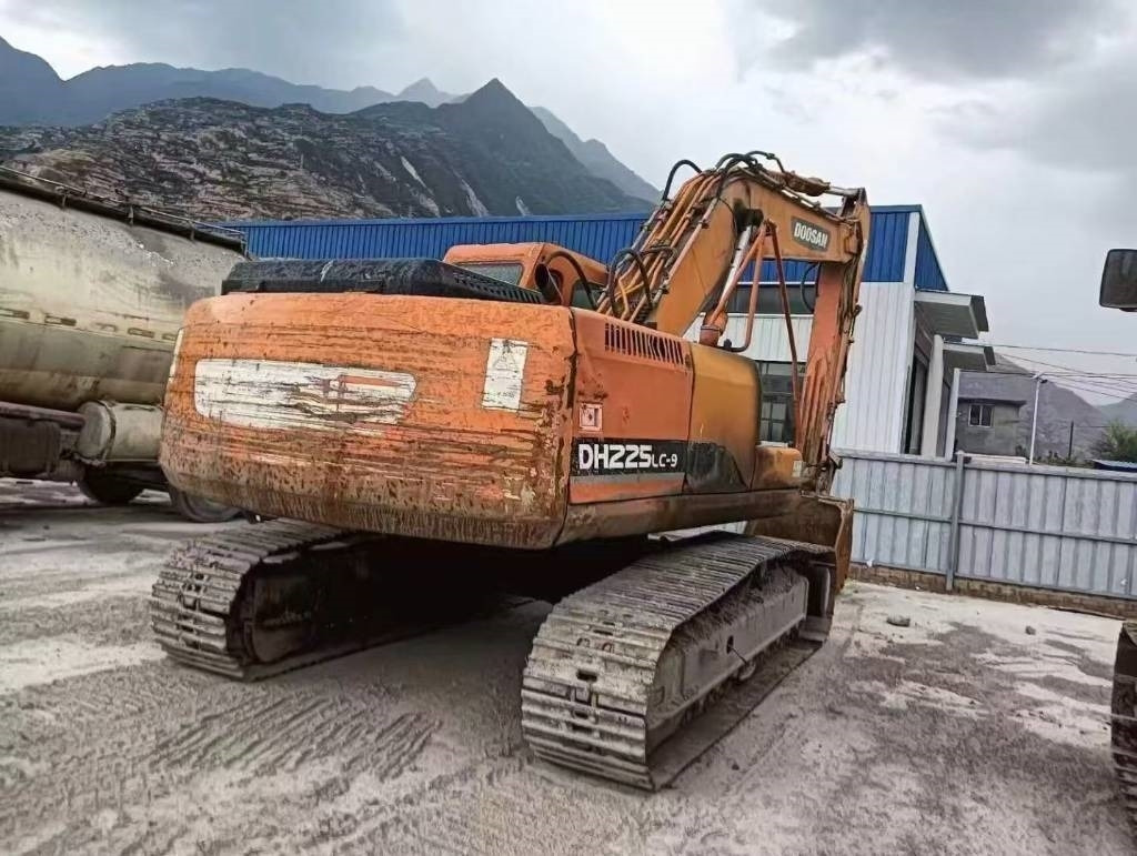 Doosan DX 225 DH225LC-9 DX 225 DH225LC-9 - Lintekskavaator: pilt 4 Doosan DX 225 DH225LC-9 DX 225 DH225LC-9 - Lintekskavaator: pilt 4