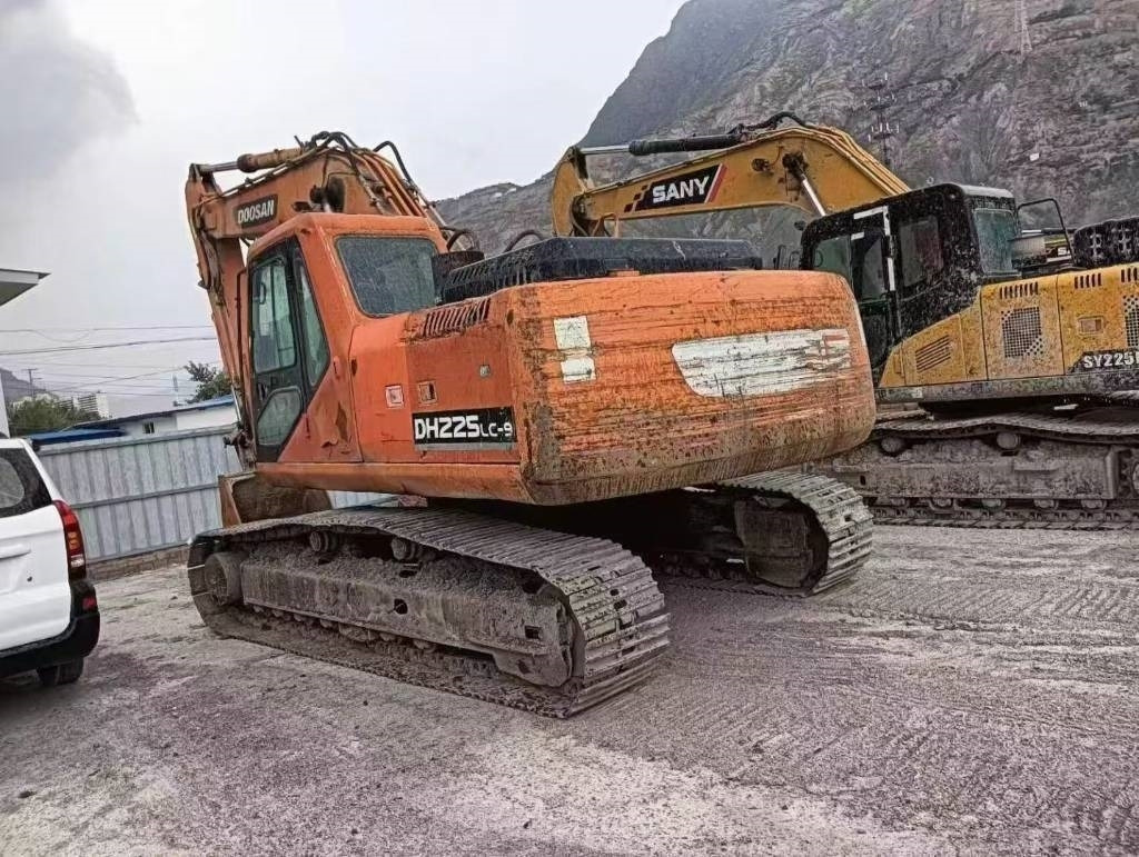 Doosan DX 225 DH225LC-9 - Lintekskavaator: pilt 3 Doosan DX 225 DH225LC-9 - Lintekskavaator: pilt 3