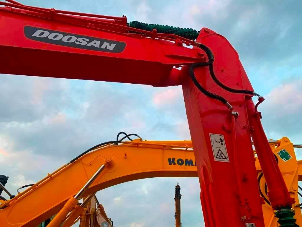 Doosan DX 225 LC - Lintekskavaator: pilt 2 Doosan DX 225 LC - Lintekskavaator: pilt 2