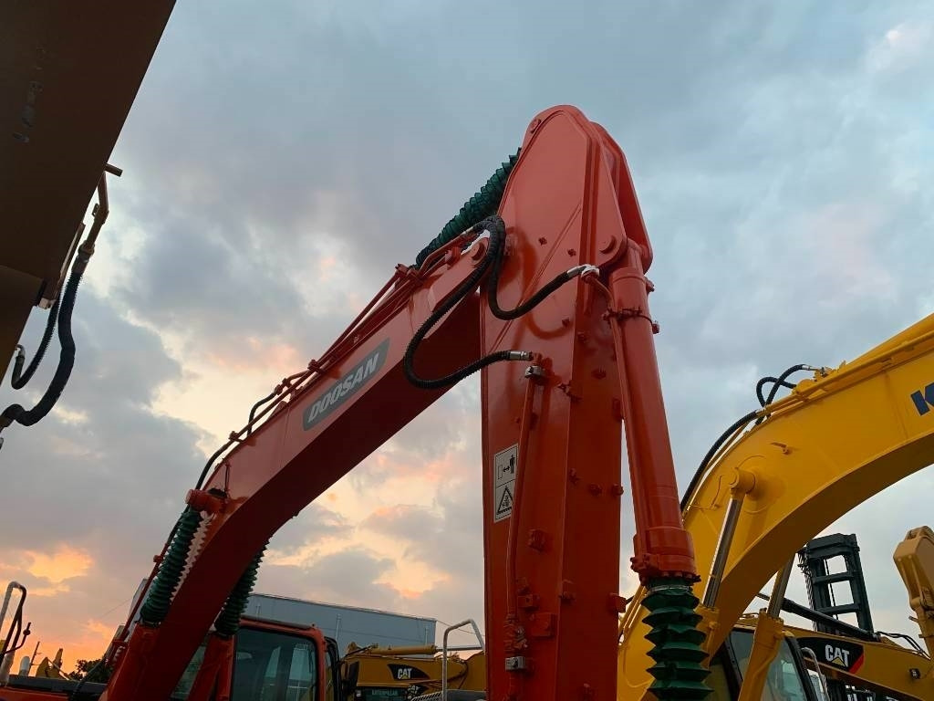 Doosan DX 225 LC - Lintekskavaator: pilt 3 Doosan DX 225 LC - Lintekskavaator: pilt 3