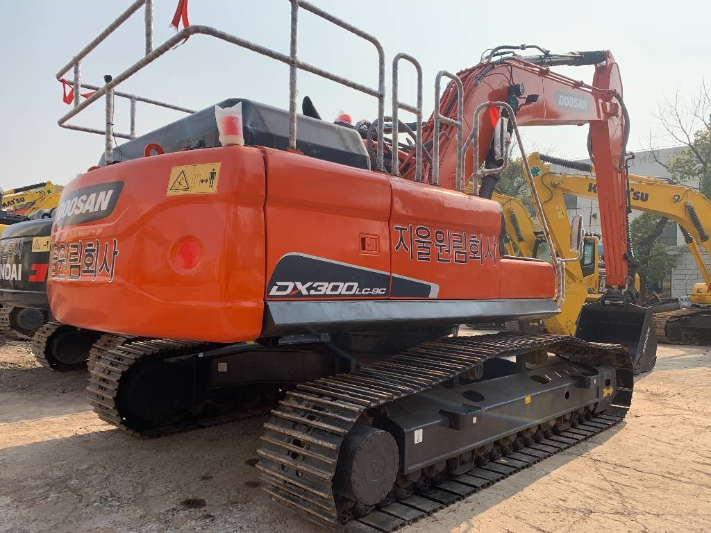 Doosan DX 300 LCA - Lintekskavaator: pilt 2 Doosan DX 300 LCA - Lintekskavaator: pilt 2
