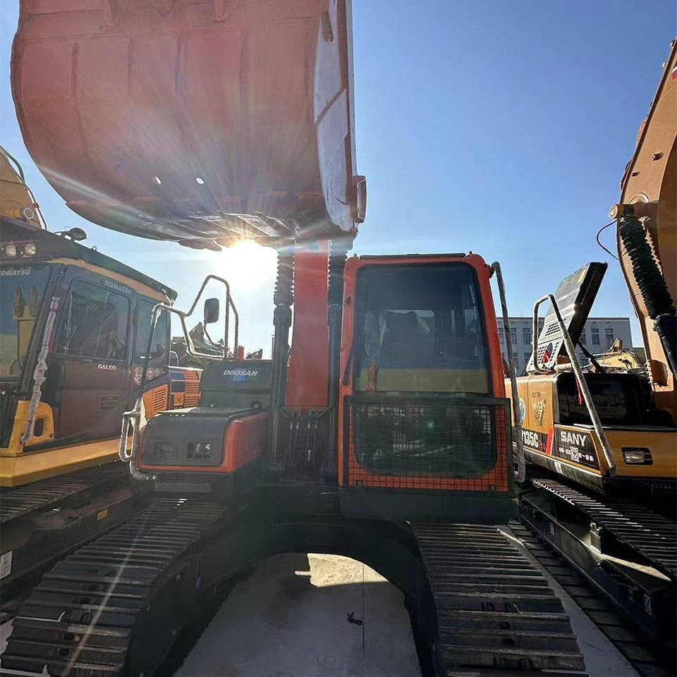 Doosan DX150LC-9C - Lintekskavaator: pilt 2 Doosan DX150LC-9C - Lintekskavaator: pilt 2
