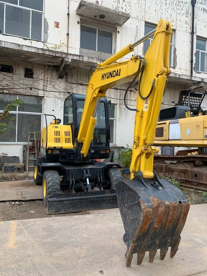 HYUNDAI Robex 60 W-7 - Ratastel ekskavaator: pilt 2 HYUNDAI Robex 60 W-7 - Ratastel ekskavaator: pilt 2