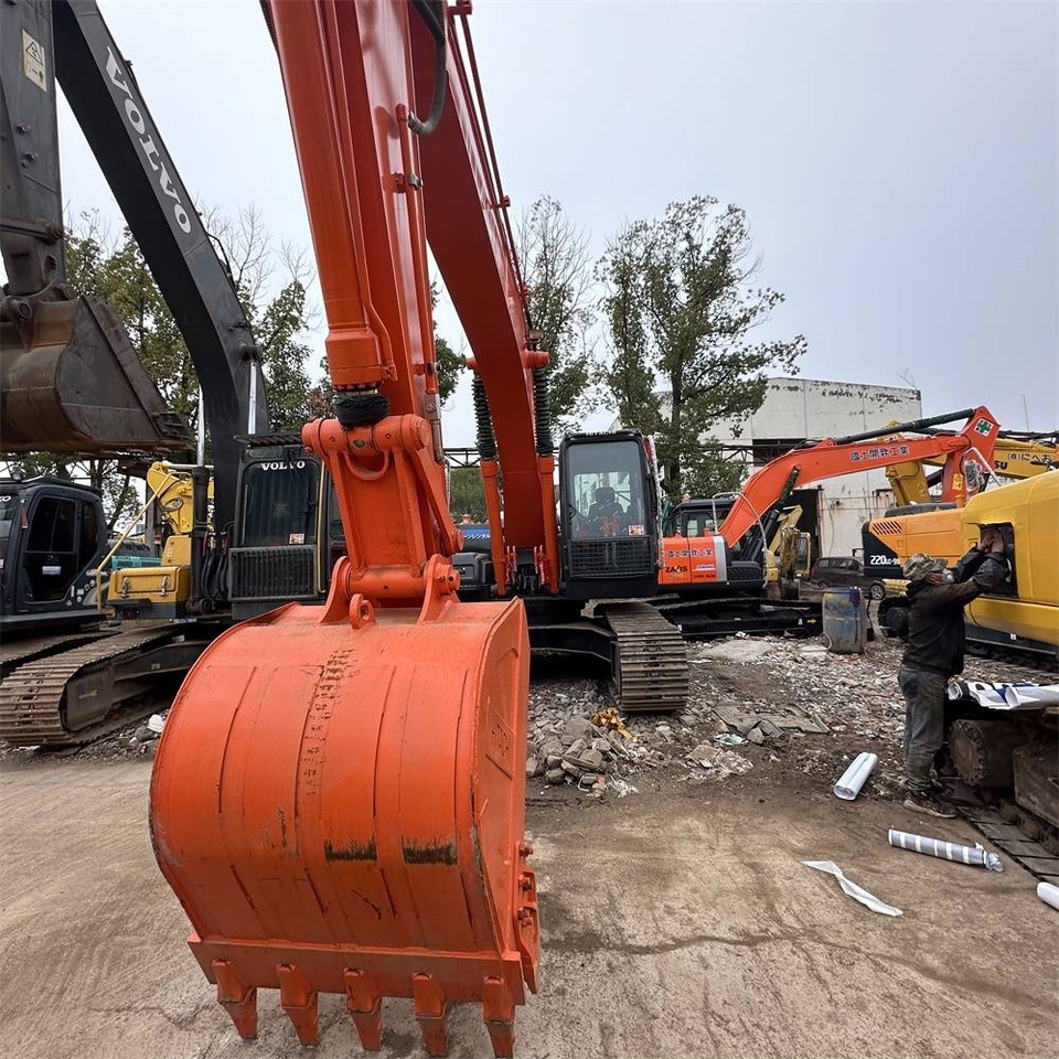 Hitachi ZX 200-3 G - Lintekskavaator: pilt 4 Hitachi ZX 200-3 G - Lintekskavaator: pilt 4