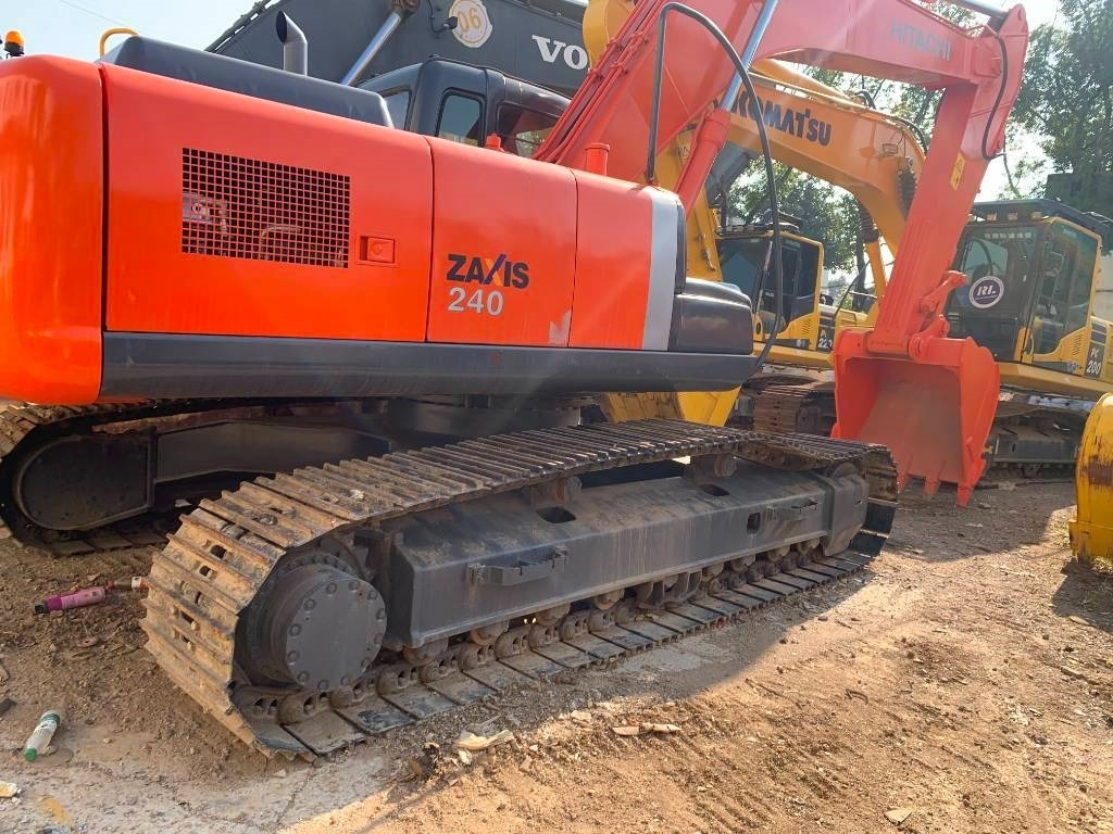 Hitachi Zaxis 240 - Lintekskavaator: pilt 3 Hitachi Zaxis 240 - Lintekskavaator: pilt 3