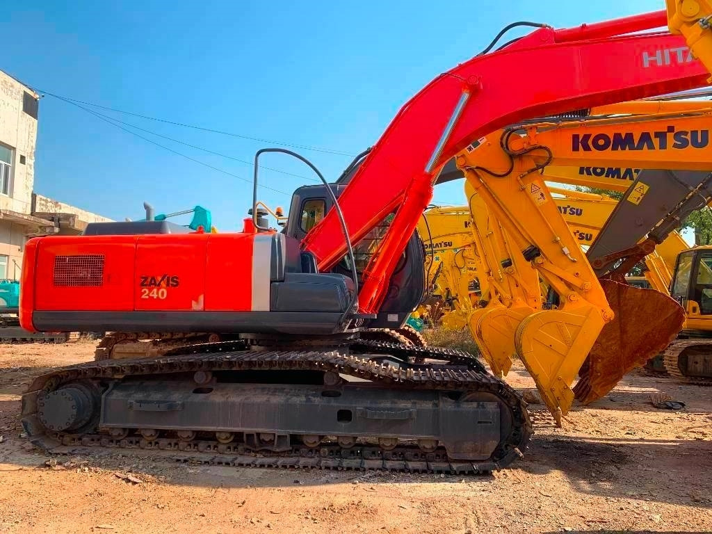 Hitachi Zaxis 240 - Lintekskavaator: pilt 1 Hitachi Zaxis 240 - Lintekskavaator: pilt 1