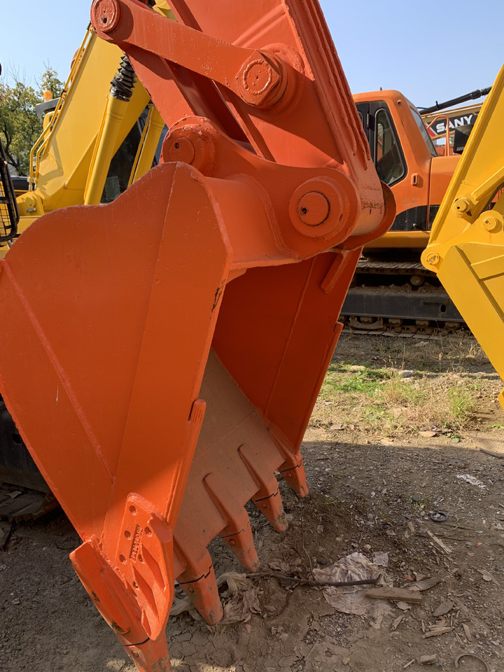 Hitachi Zaxis 240 - Ekskavaator: pilt 4 Hitachi Zaxis 240 - Ekskavaator: pilt 4