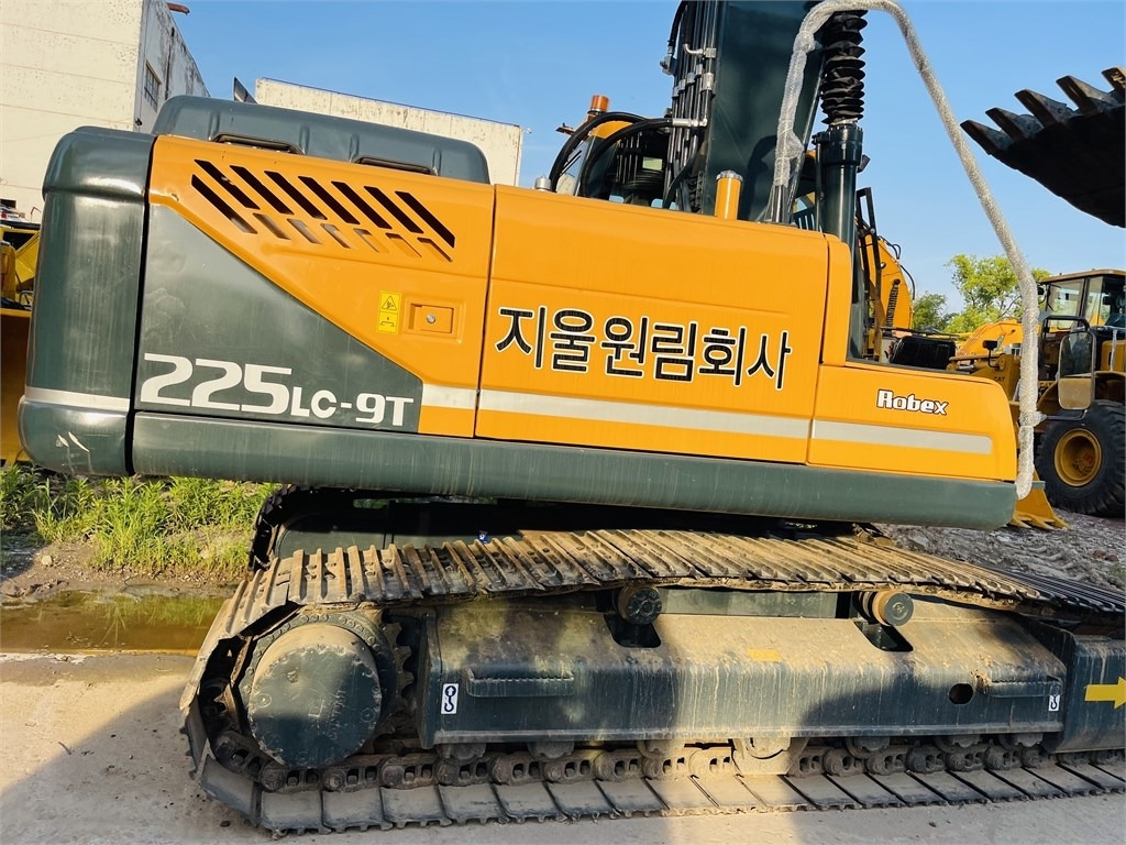 Hyundai 225 lc 9t - Lintekskavaator: pilt 4 Hyundai 225 lc 9t - Lintekskavaator: pilt 4