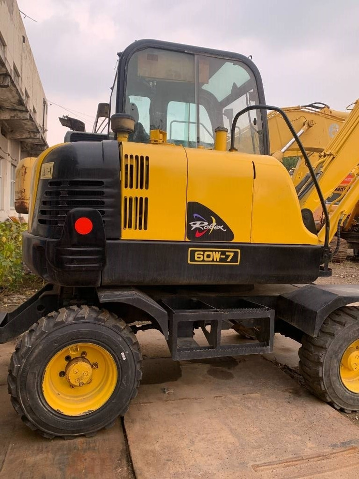 Hyundai Robex 60 W-7 - Ratastel ekskavaator: pilt 3 Hyundai Robex 60 W-7 - Ratastel ekskavaator: pilt 3