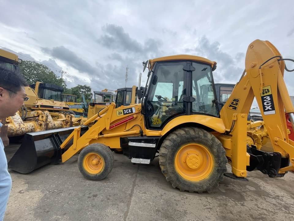 JCB 3CX - Ekskavaator-laadur: pilt 1 JCB 3CX - Ekskavaator-laadur: pilt 1